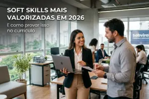 Profissionais discutindo soft skills valorizadas em 2026