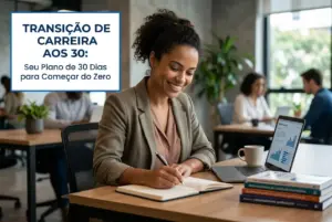 Mulher escrevendo em caderno, gráficos no laptop, carreira
